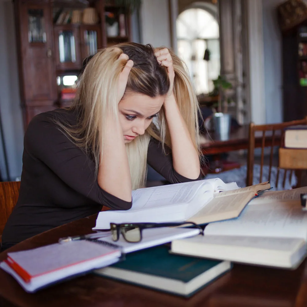 Read more about the article EKSAMITE STRESS – vitamiinid ja mineraalid, mis aitavad eksamistressiga paremini toime tulla