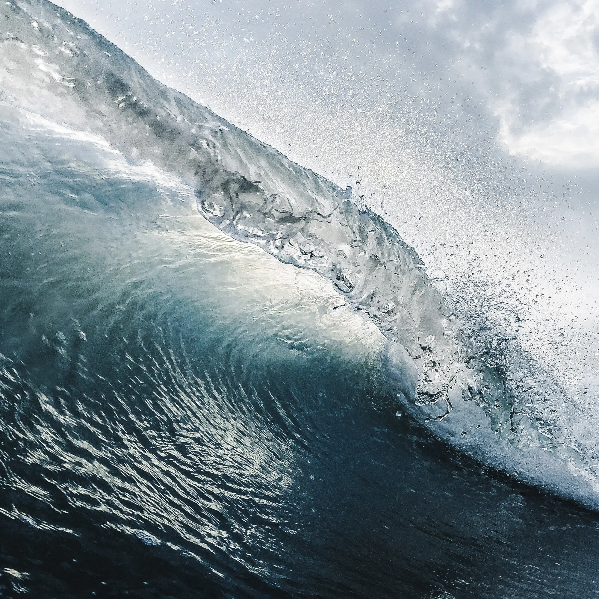 Read more about the article MINERAALVESI – miks on mineraalidega varustatud vee joomine hea?